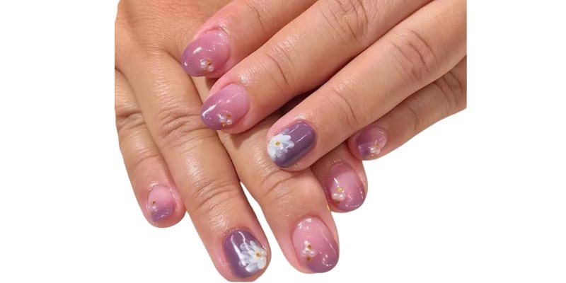 floral nail art idea